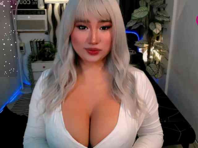 TsGiganticSelfsu... Live Webcam on BongaCams