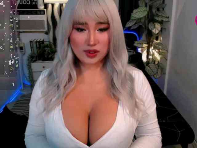 TsGiganticSelfsuckers Sex Cam Show