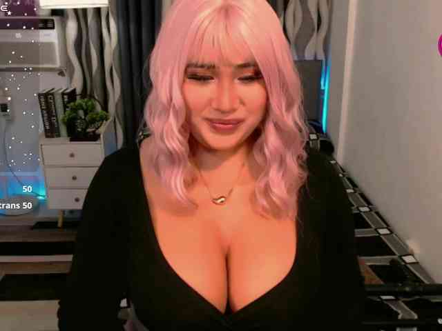 TsGiganticSelfsu... Live Webcam on BongaCams