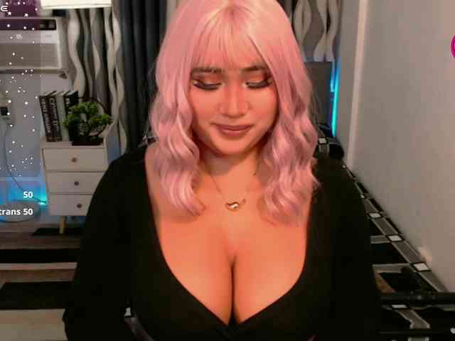 TsGiganticSelfsu... Live Webcam on BongaCams