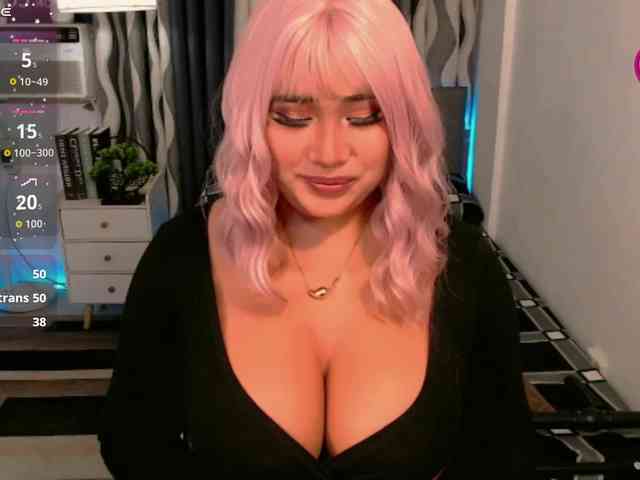 TsGiganticSelfsu... Live Webcam on BongaCams