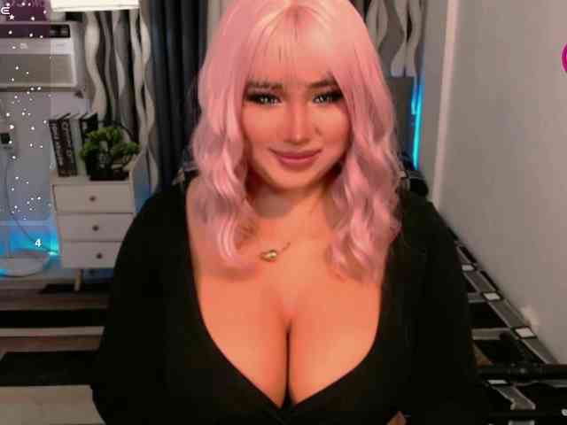 TsGiganticSelfsu... Live Webcam on BongaCams