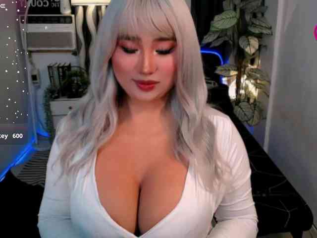 TsGiganticSelfsuckers Sex Cam Show