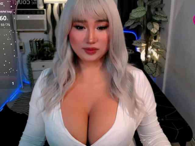 TsGiganticSelfsuckers Sex Cam Show