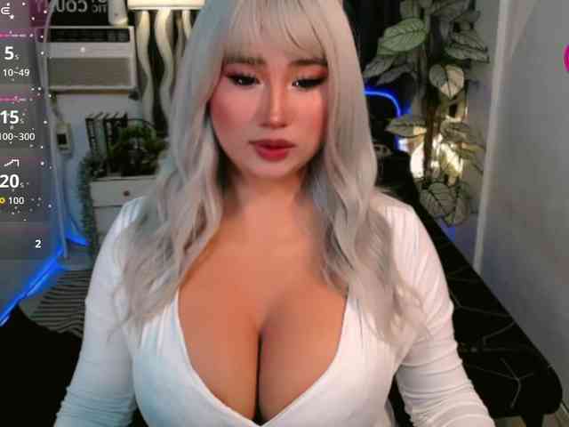 TsGiganticSelfsu... Live Webcam on BongaCams
