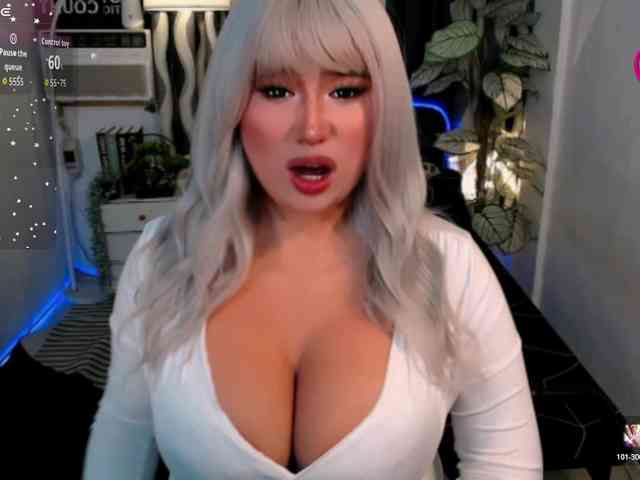 TsGiganticSelfsuckers Sex Cam Show
