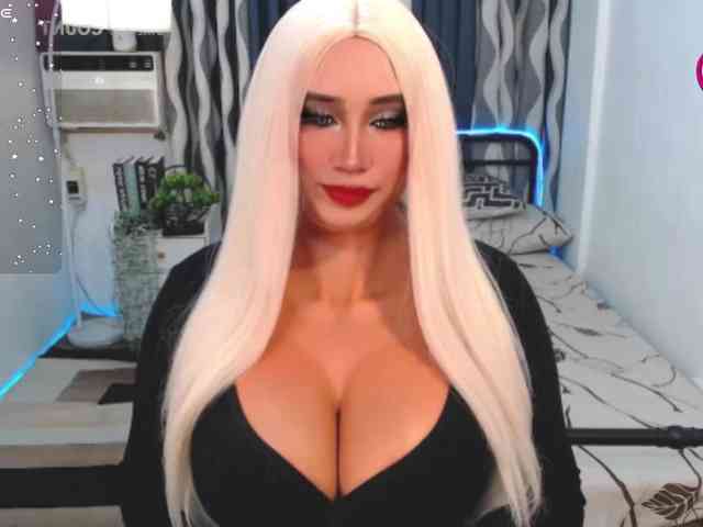 TsGiganticSelfsu... Live Webcam on BongaCams