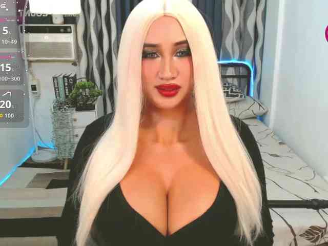 TsGiganticSelfsu... Live Webcam on BongaCams