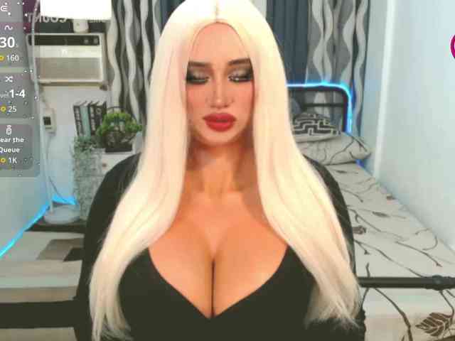 TsGiganticSelfsu... Live Webcam on BongaCams