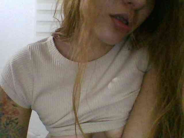 GOODGIRLYUMMM webcam