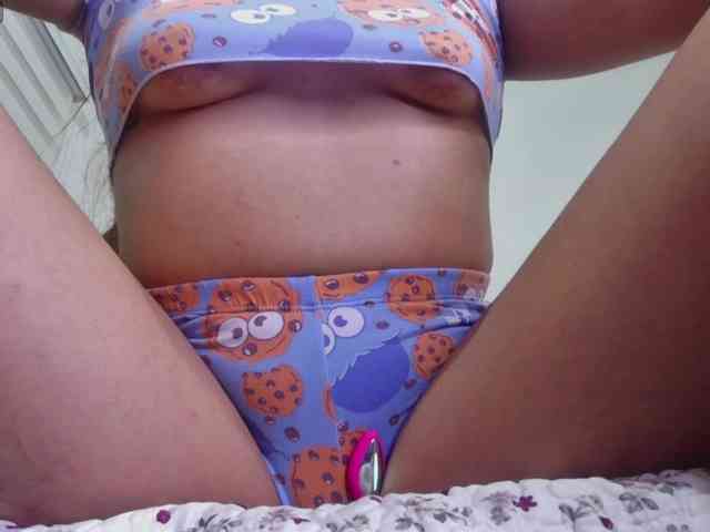 GOODGIRLYUMMM webcam