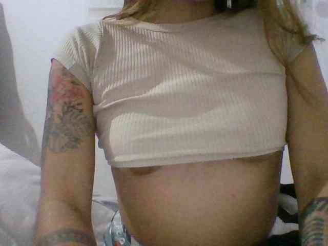 GOODGIRLYUMMM webcam