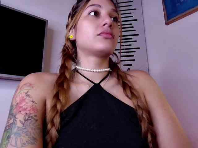GOODGIRLYUMMM webcam