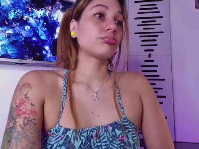 GOODGIRLYUMMM webcam