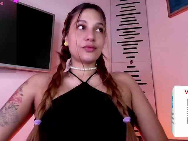 GOODGIRLYUMMM webcam