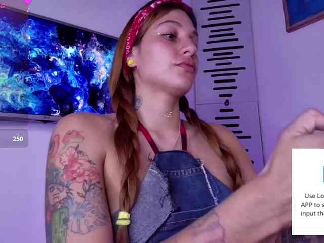 GOODGIRLYUMMM webcam