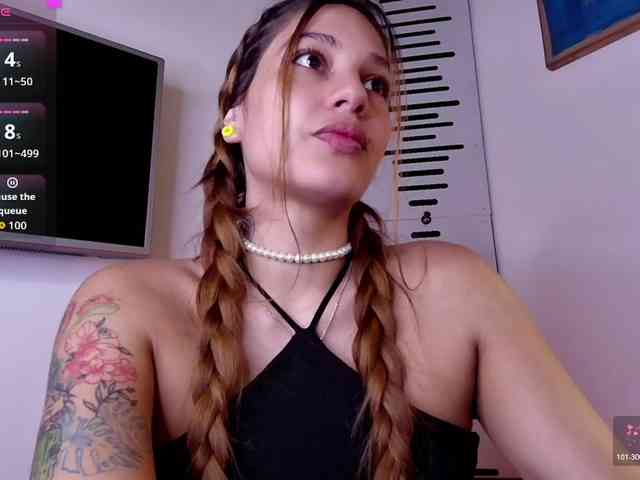 GOODGIRLYUMMM webcam