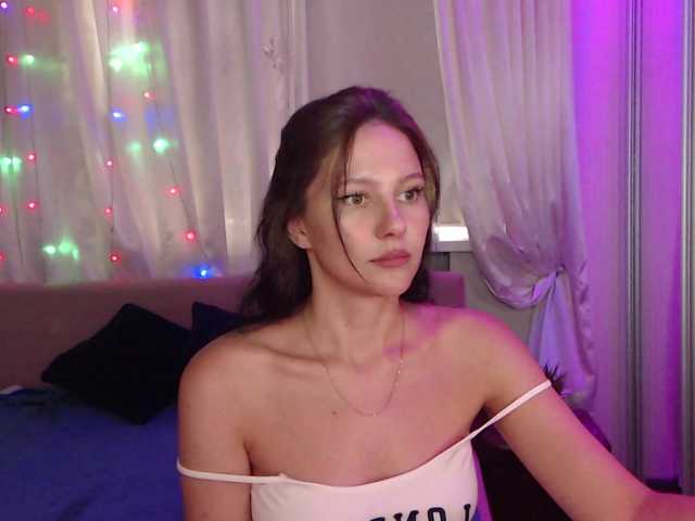 __--_-___---_-_-_- webcam