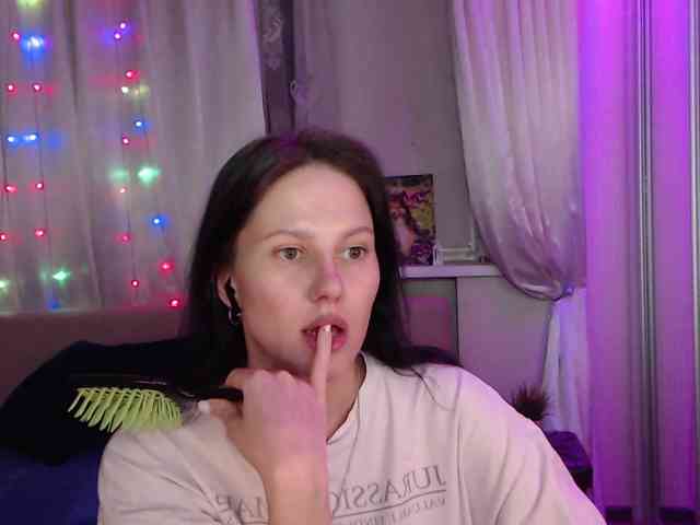 __--_-___---_-_-_- webcam