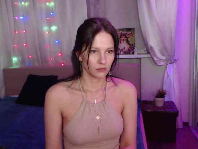 __--_-___---_-_-_- webcam
