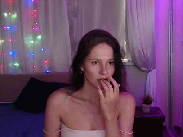 __--_-___---_-_-_- webcam