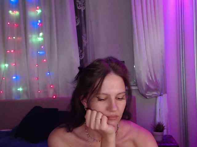 __--_-___---_-_-_- webcam