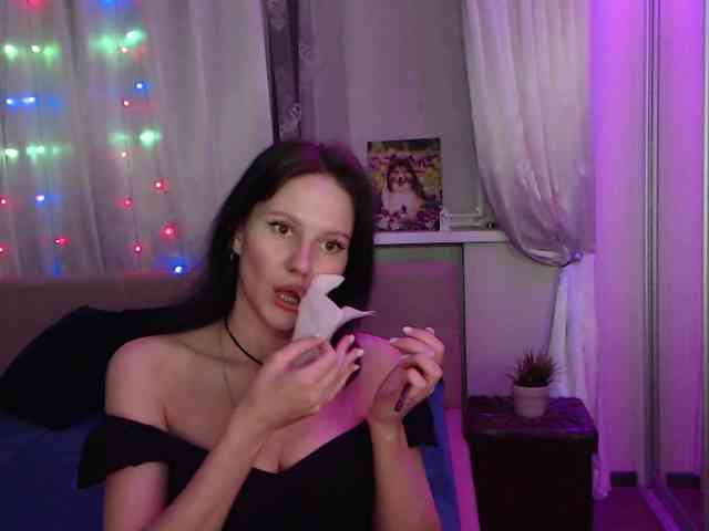 __--_-___---_-_-_- webcam