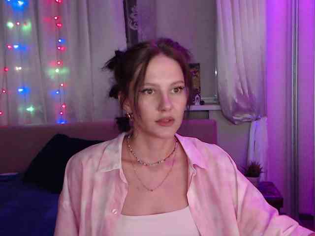 __--_-___---_-_-_- webcam