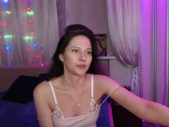 __--_-___---_-_-_- webcam