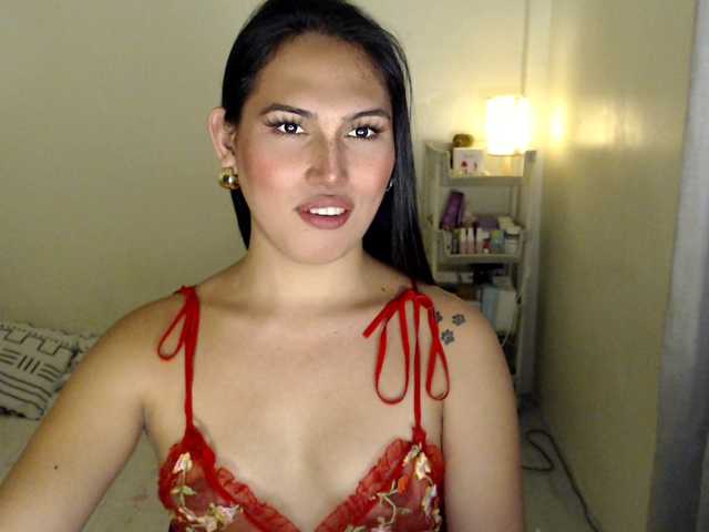 QueenScarletCumx live cam