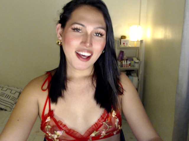 QueenScarletCumx live cam