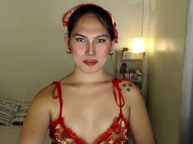 QueenScarletCumx live cam