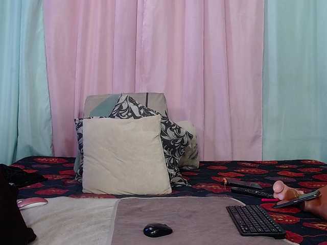 le modèle KarinaMolina est en webcam porno dans un show sur le site bongacams, il possède les tags suivants: Latino/Hispanic,Brunette,Hairy