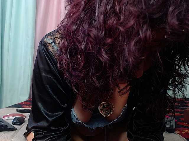 KarinaMolina live cam on BongaCams
