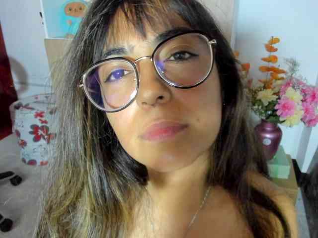 Isabella221 webcam