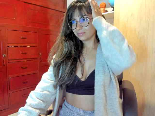 Isabella221 Live Webcam on BongaCams