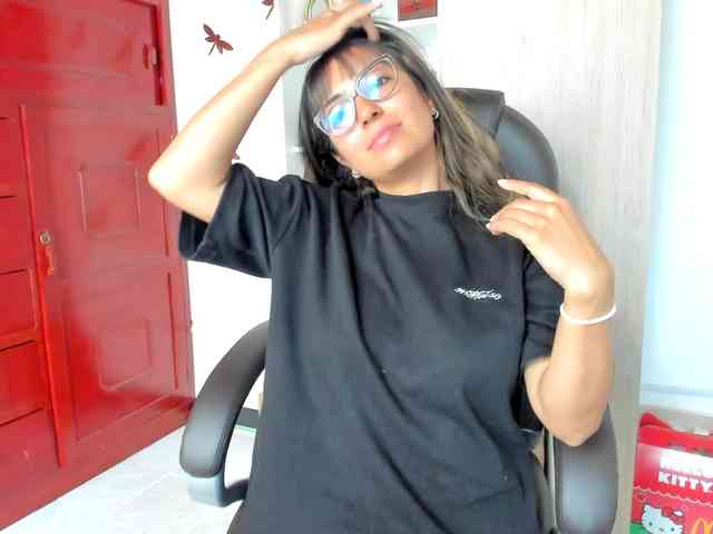 Isabella221 webcam