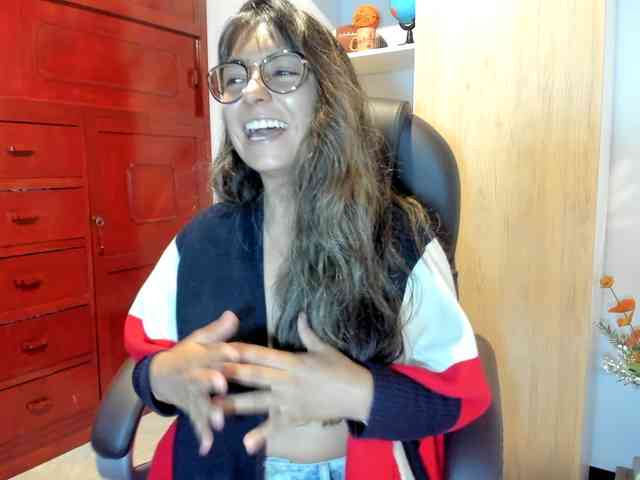 Isabella221 webcam