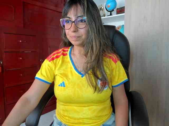Isabella221 webcam
