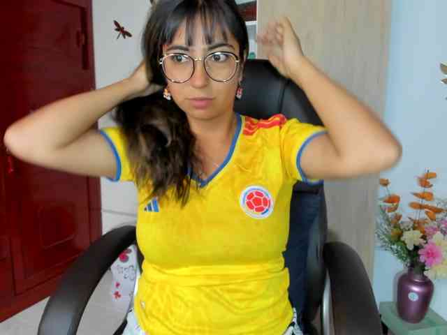 Isabella221 webcam