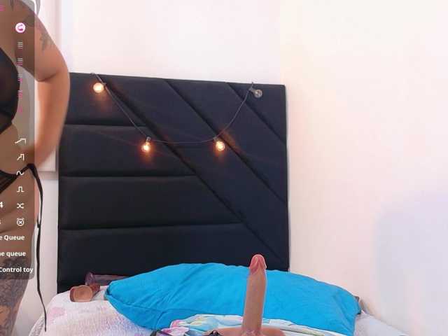 kinkyhousewifee live cam on BongaCams