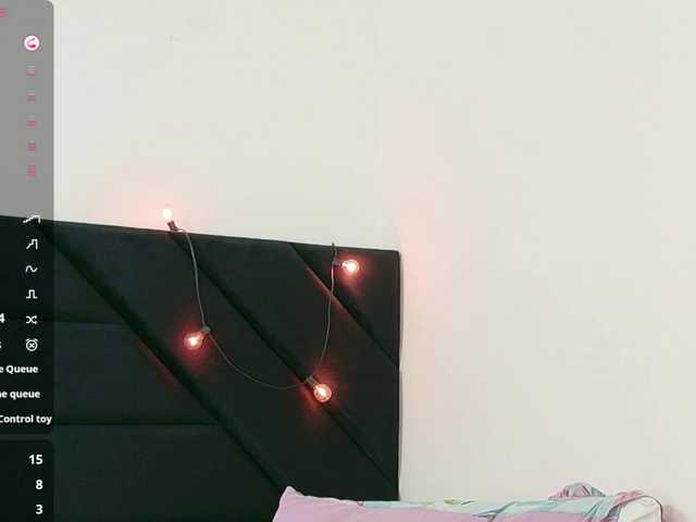kinkyhousewifee live cam on BongaCams