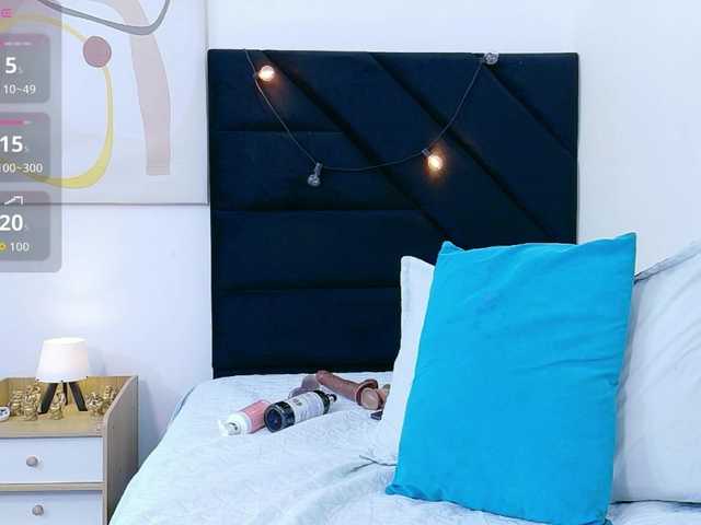 kinkyhousewifee live cam on BongaCams