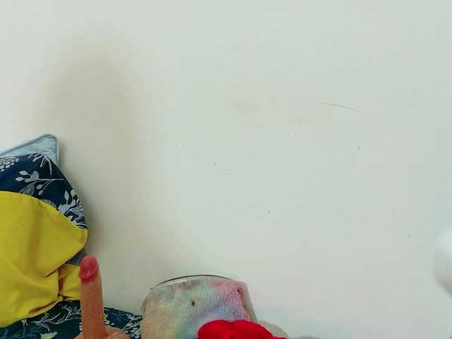 kinkyhousewifee live cam on UnifiedCams