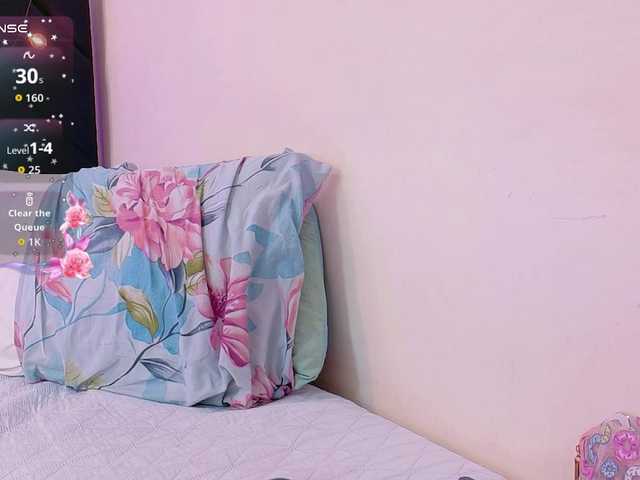 kinkyhousewifee live cam preview