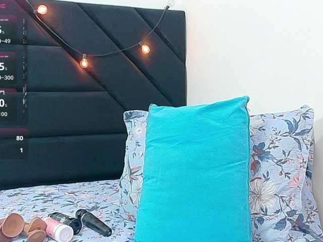 kinkyhousewifee live cam on BongaCams
