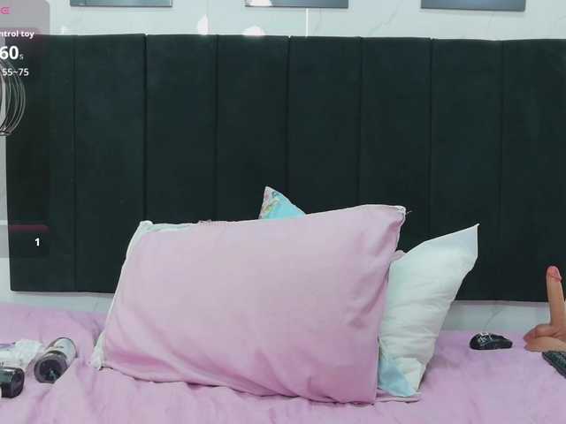 kinkyhousewifee live cam on BongaCams