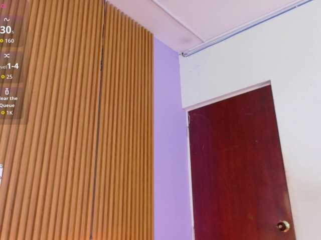 kinkyhousewifee's BongaCams show and profile