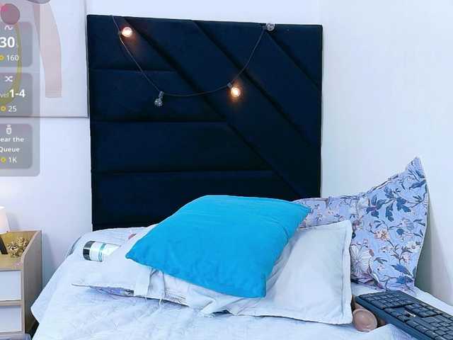 kinkyhousewifee live cam on BongaCams