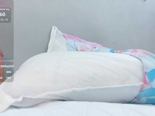 kinkyhousewifee live webcam show